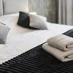 Kopernik Premium Rooms Apartment